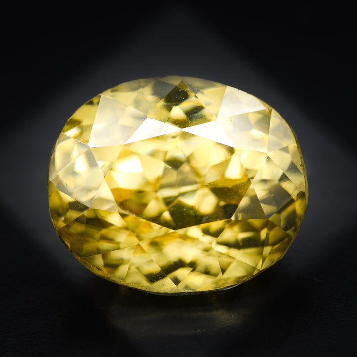 Zircon jaune 9 carats ovale non traitée - vue 1