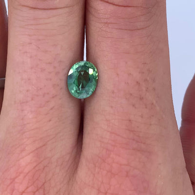 Saphir vert 2.67 carats ovale