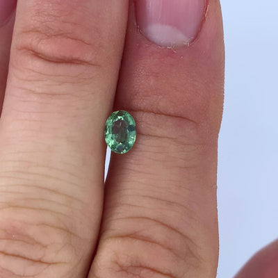 Saphir vert 1.03 carats ovale