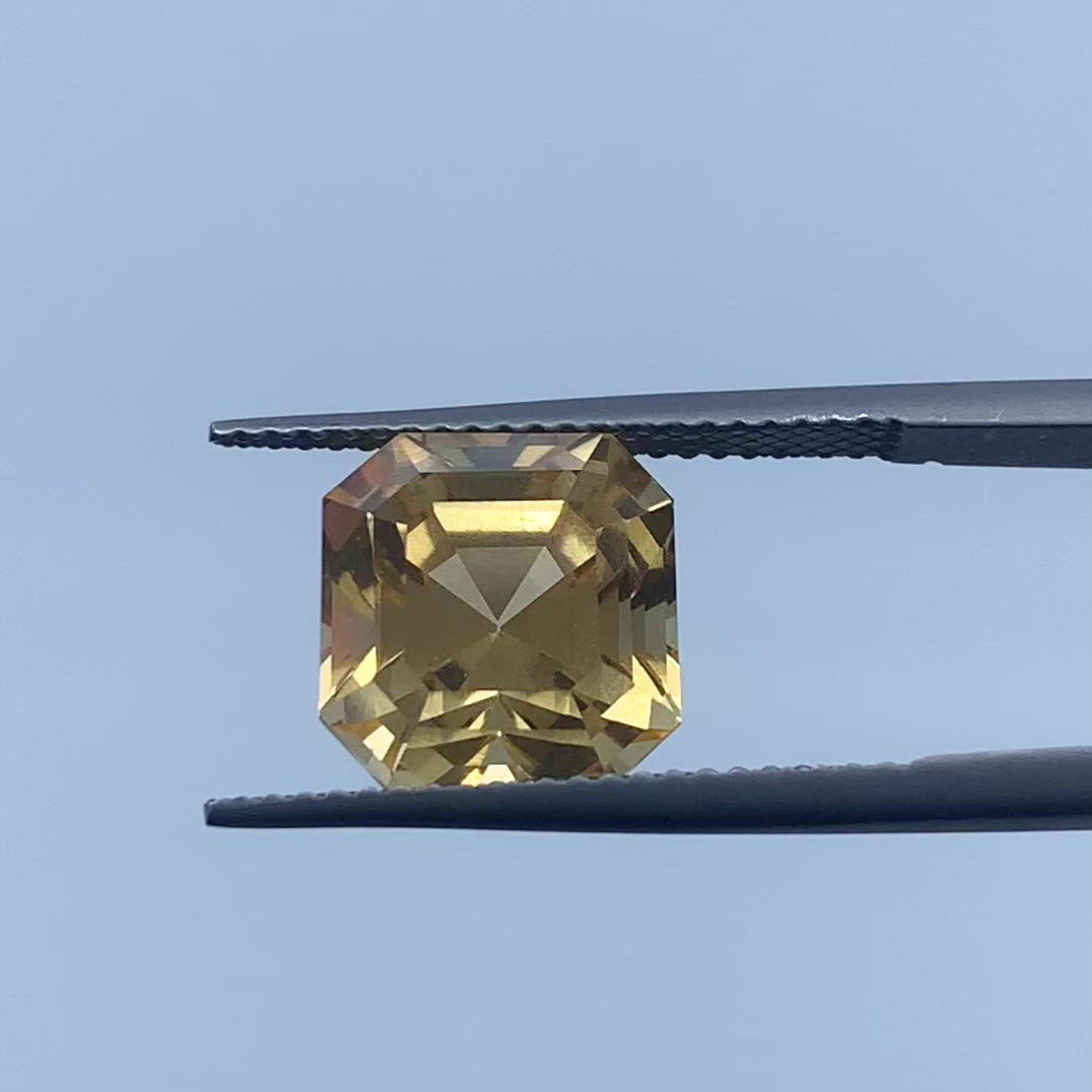 Topaze Jaune Naturelle Du Brésil - 12,73 Carats - Pierre Précieuse Brute - Irradiée