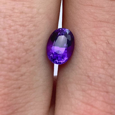 Saphir violet 2.59 carats ovale non chauffé