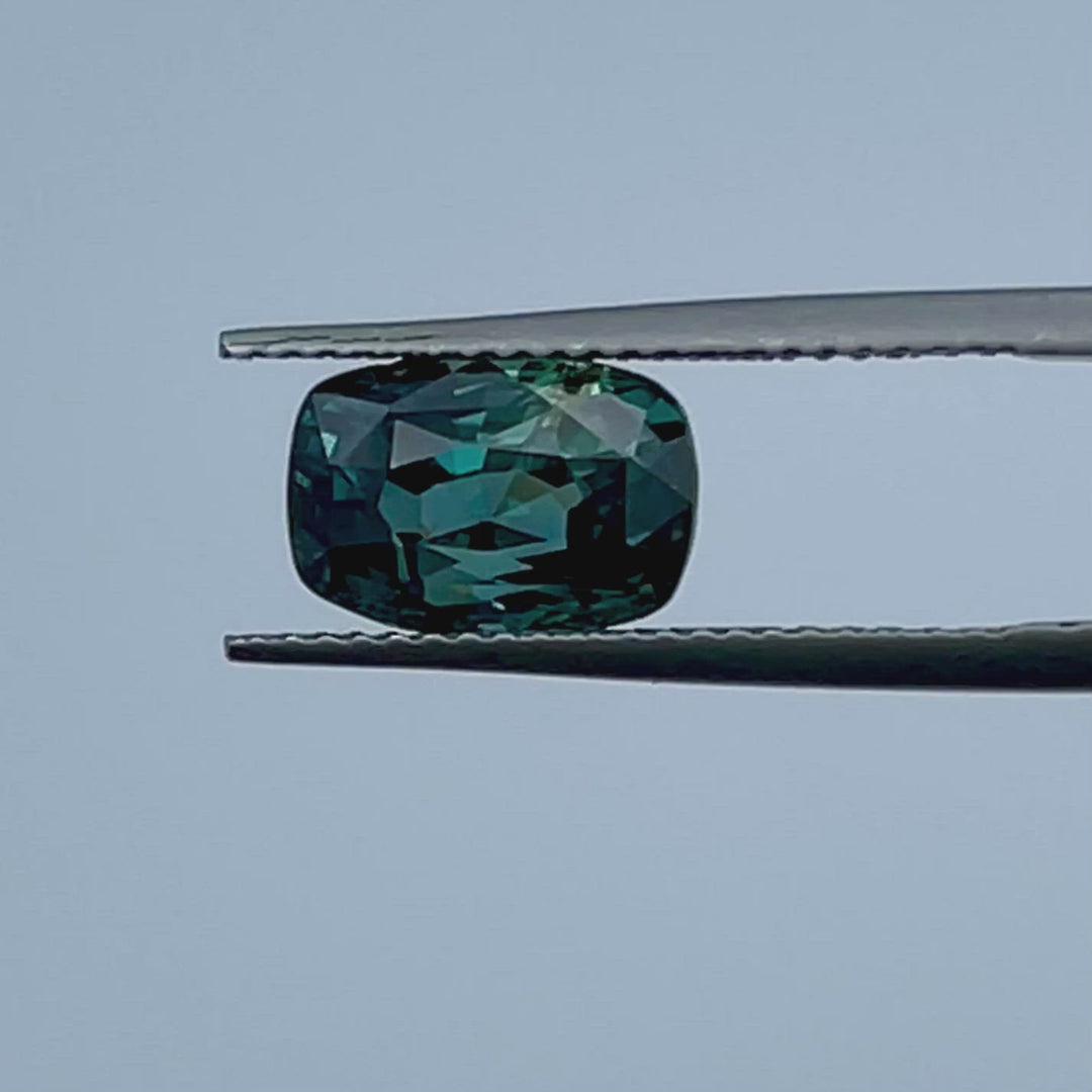 Saphir Vert-bleu Naturel Du Nigeria - 5 Mm X 3,7 Mm - Rare 0,36 Carats - Neuf Avec étiquettes