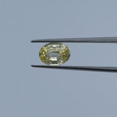 Saphir jaune 1.37 carats ovale non chauffé